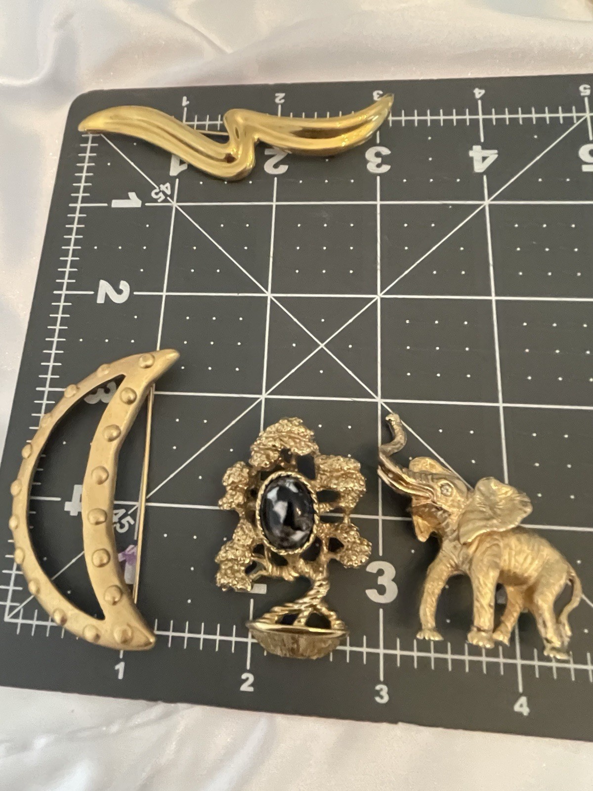 VTG Gold Tone Jewelry Lot ALL SIGNED Napier Marvella Amway AJC Carolee Whiting D
