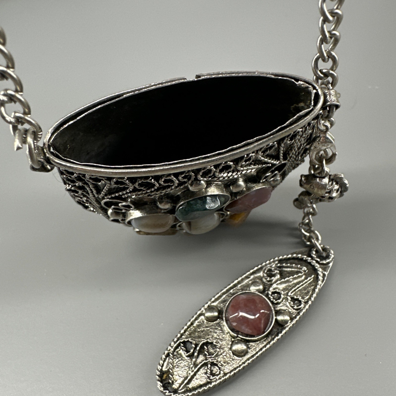 Vintage Small Silver-tone Sajai Metal Purse Necklace Agate Gemstones Tether Lid