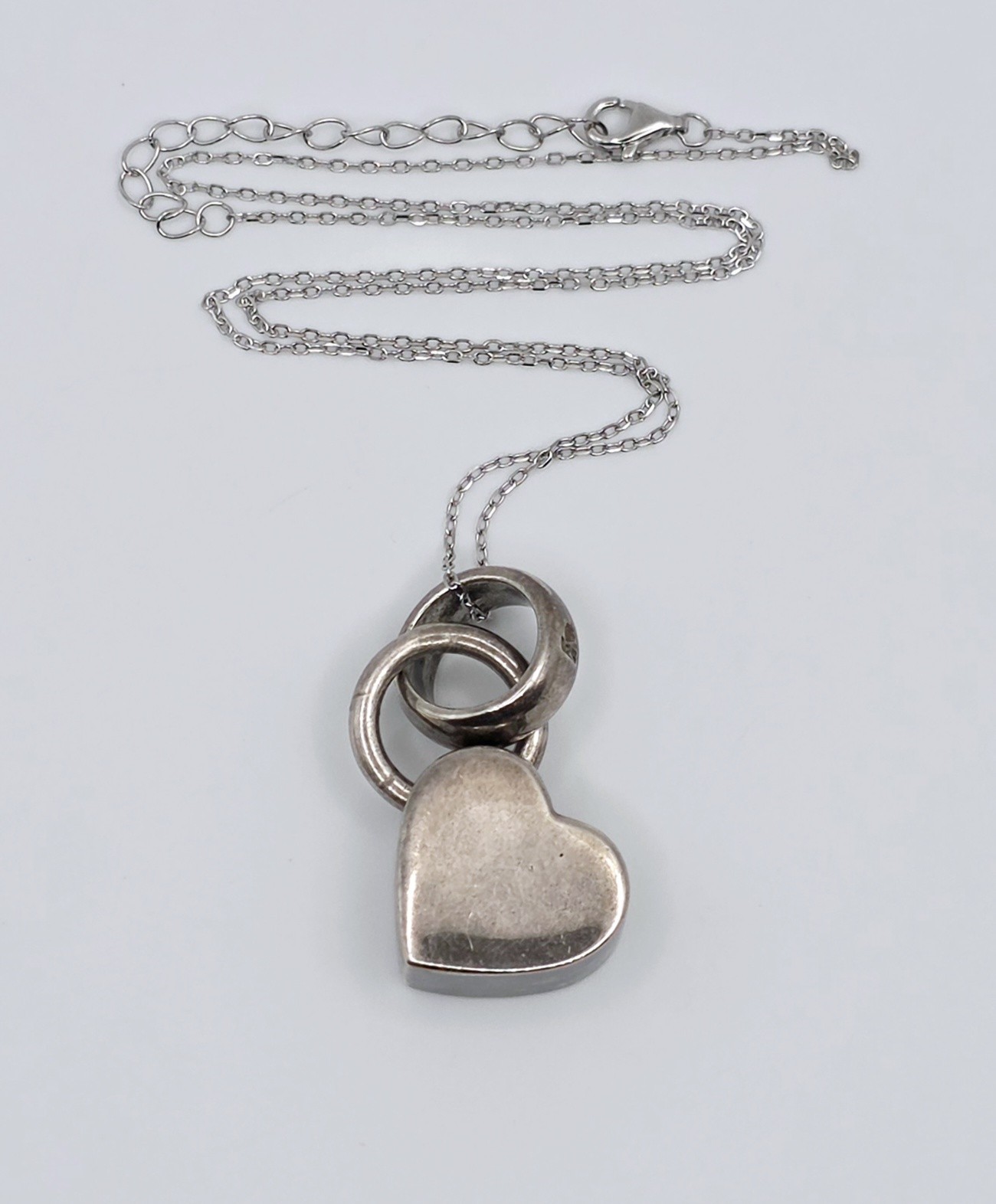 Silpada Sterling Silver Chunky Puffy Heart Interlocking Rings Pendant Necklace