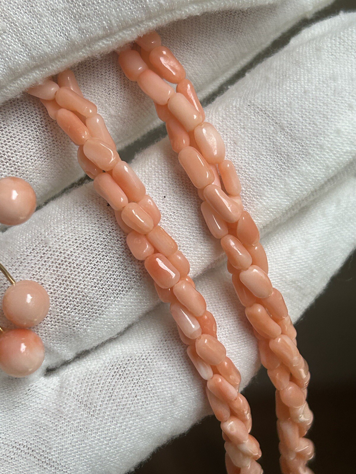 VTG Angel Skin Coral Tube Twisted Strand Necklace Pendant Genuine Pink Art Deco