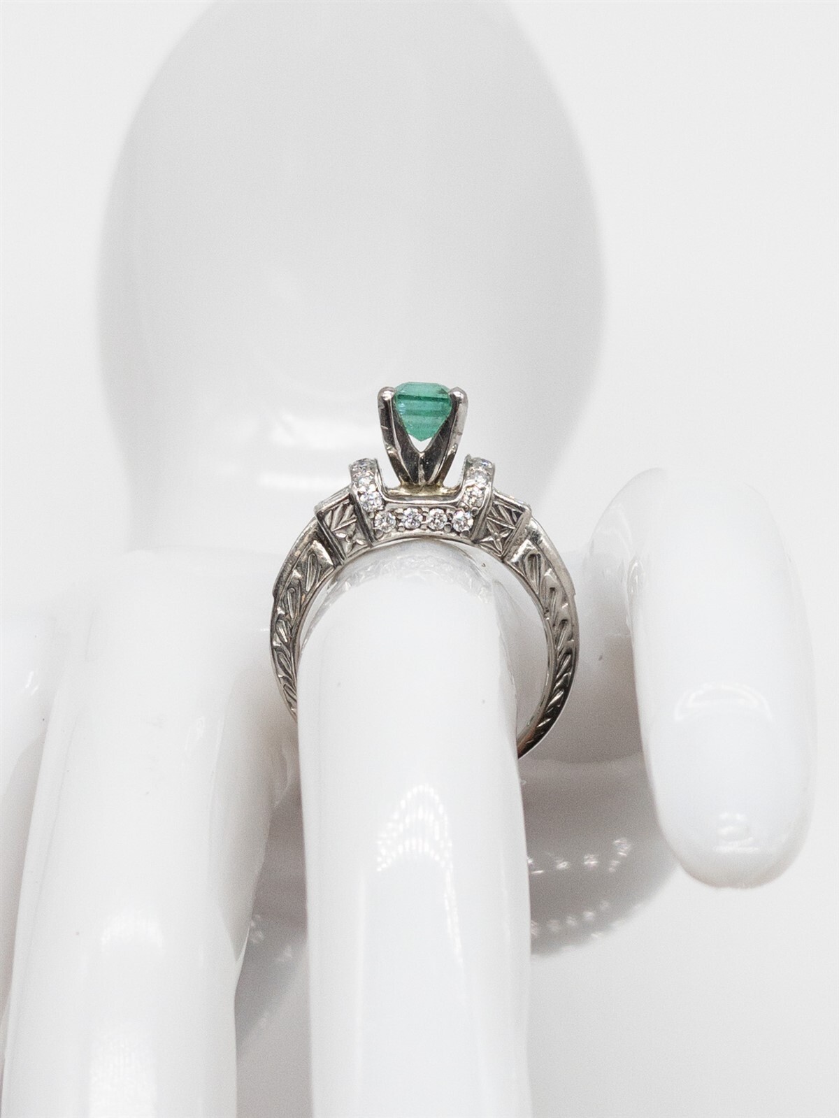 Estate $3400 1.52ct Natural Emerald VS G Diamond Platinum Ring Band 4g