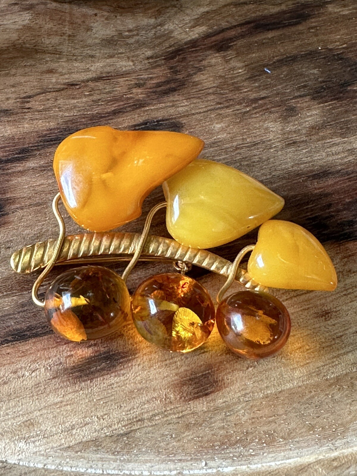 Vintage Mixed Amber 9RK Gold Brooch 1930s Egg Yolk Genuine Amber Baltic Russian