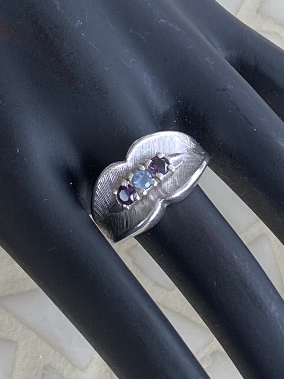 Sterling Silver Ring UNCAS Concave Purple Blue Gemstone Size 6.75 – 4.5g Vintage