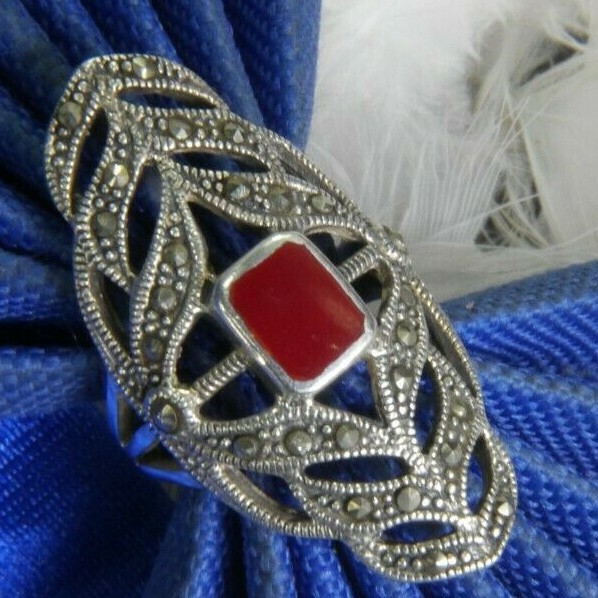 Coral & Marcasite 1 1/4″ 0.925 Sterling Silver estate traveling band Ring size 6