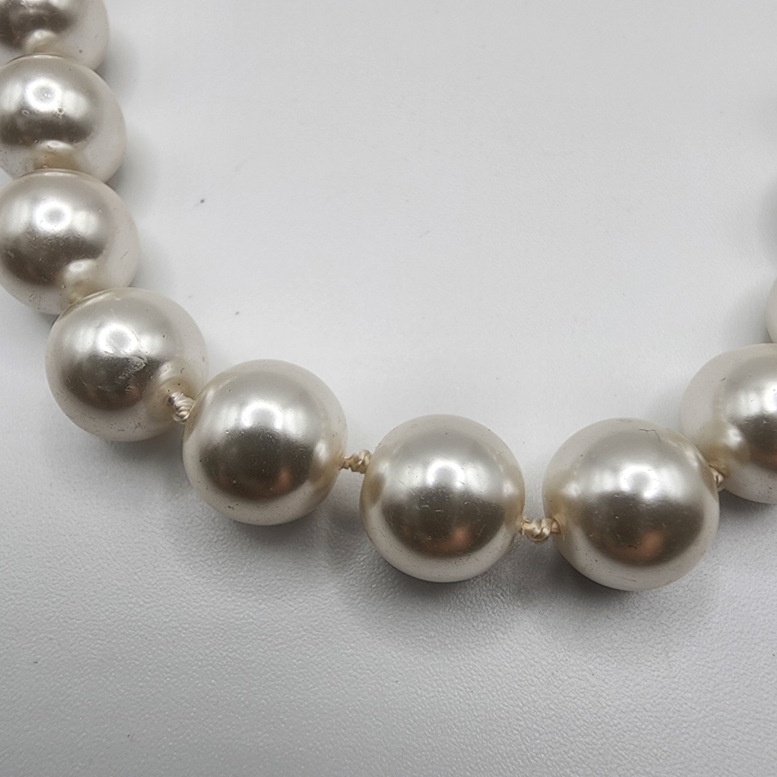 Vintage Faux Imitation White Pearls Beaded Silver Tone Necklace 20.5″