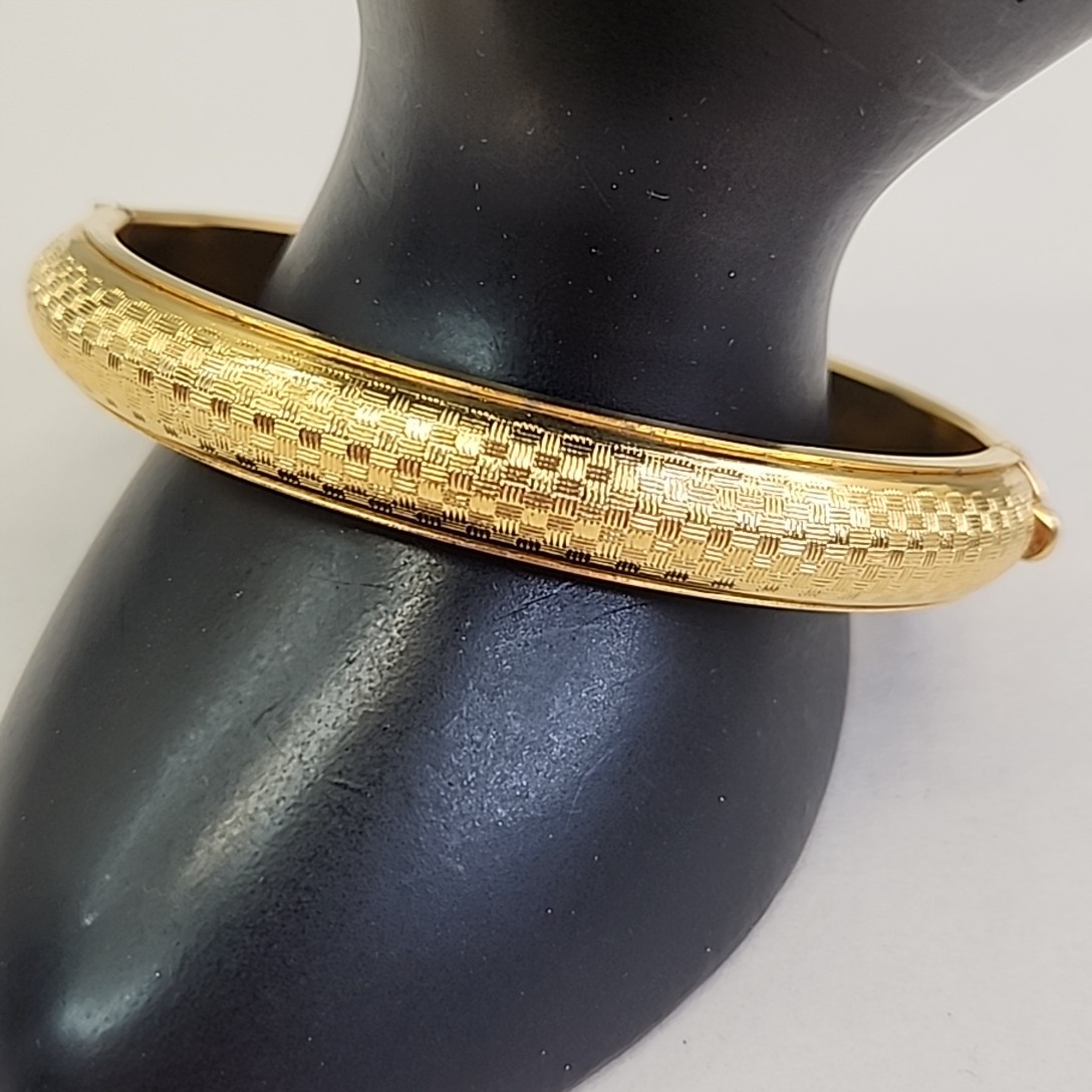 Vintage Bangle Bracelet Hinged Gold Tone Etched Cross Hatched 1cm 6.75″