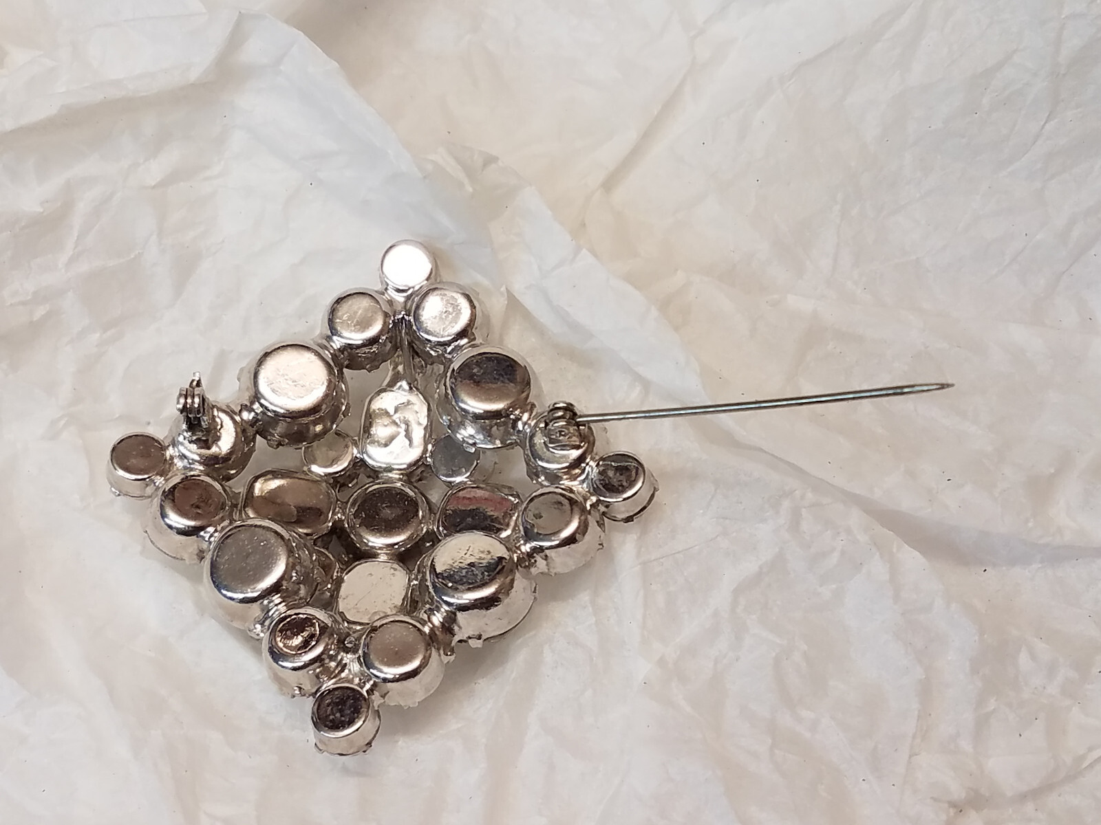 1950’s Clear Rhinestone Cluster Square / Diamond Shaped Brooch About 1-1/2 in Sq