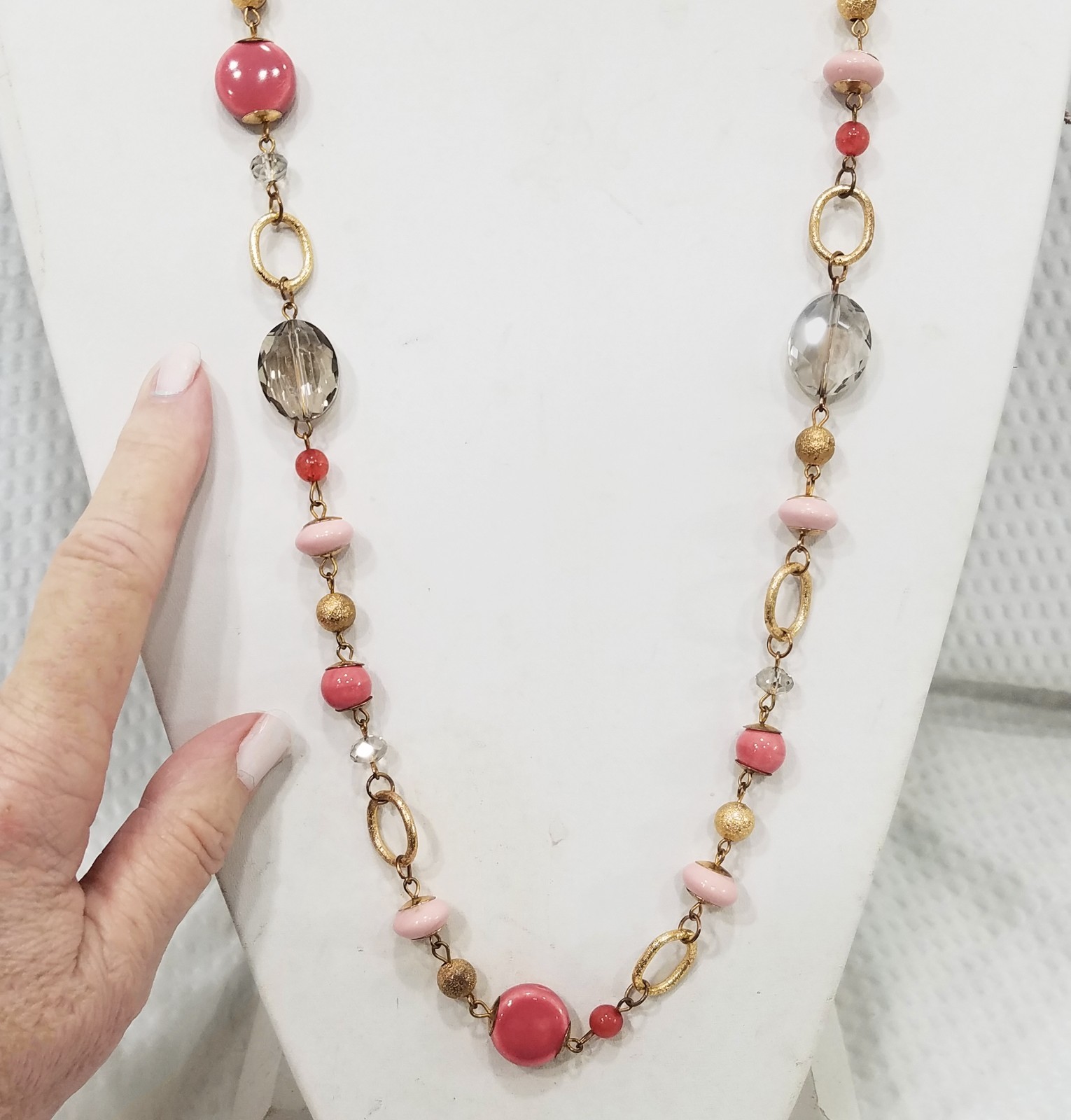Vintage Boho Pink Peach & Rose Smoky Crystal Gold Tone Rosary Style 40″ Necklace