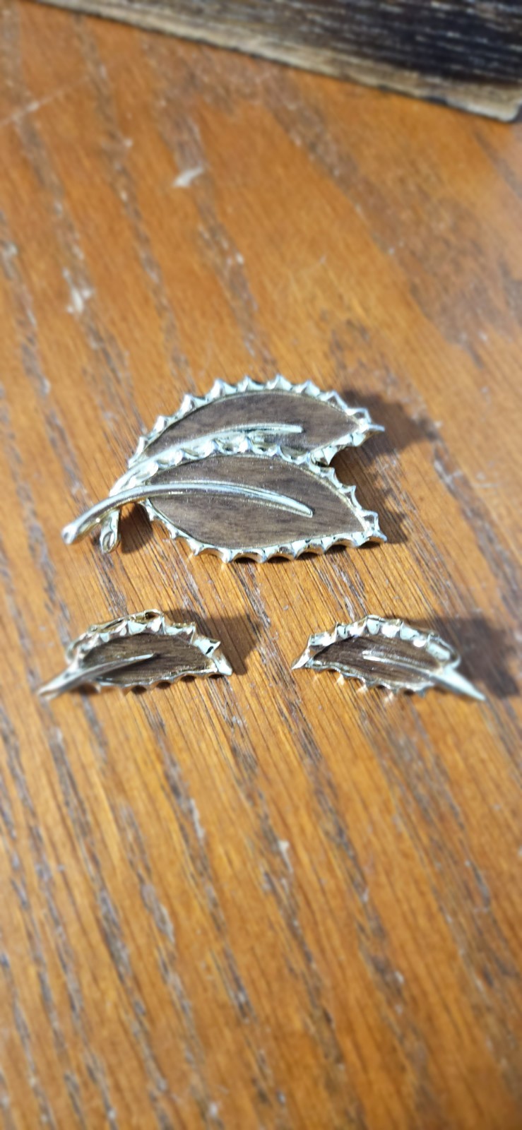 Sarah Coventry Signed Silver Tone Leaf Brooch Pin 3-Piece Set, No Stone