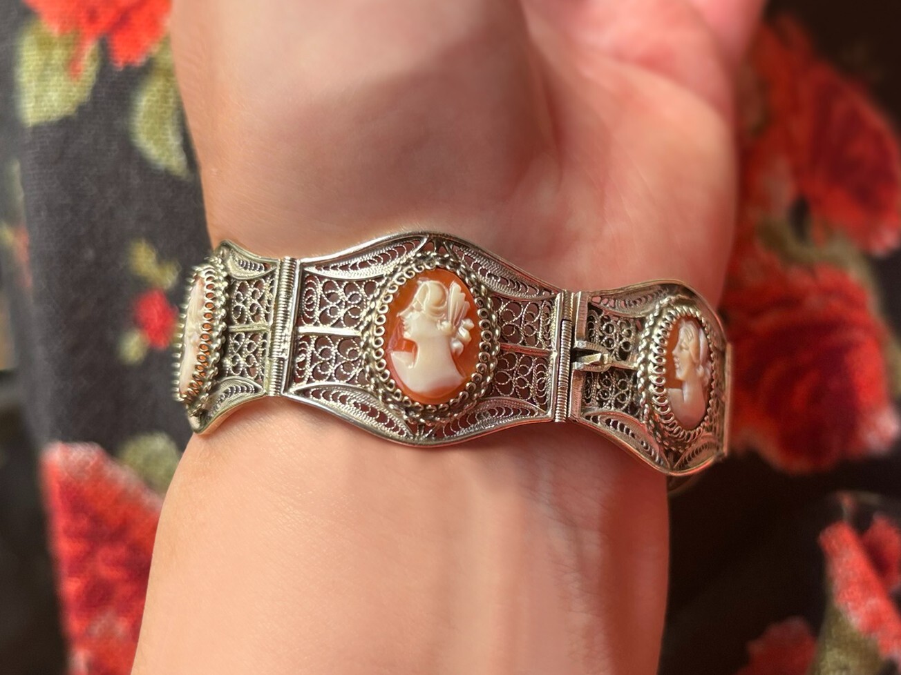 Vintage 6 Cameo Cannetille Bracelet & Cameo Earrings from Italy 800 925 Silver