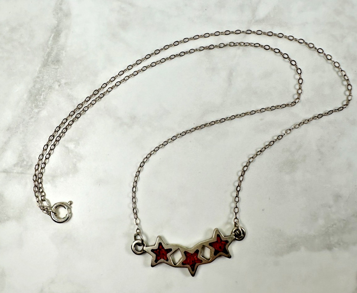 Sterling Silver Southwest Necklace – 3 Stars with Red Coral Chip Inlay – 15″