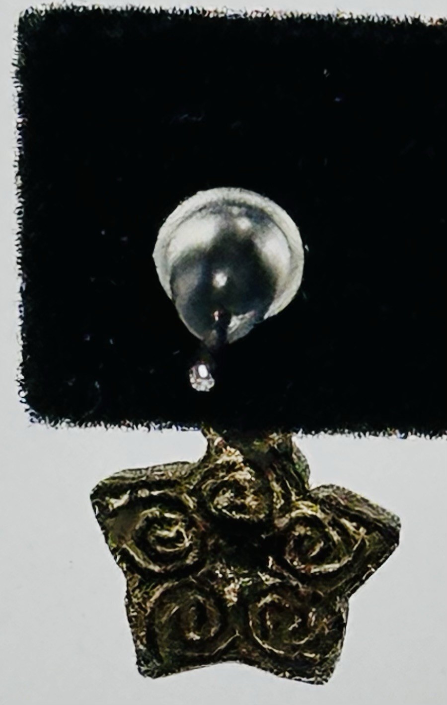 Antique Gold Tone Flower Dangle Earrings Blue And Green Rhinestones 3/4 In