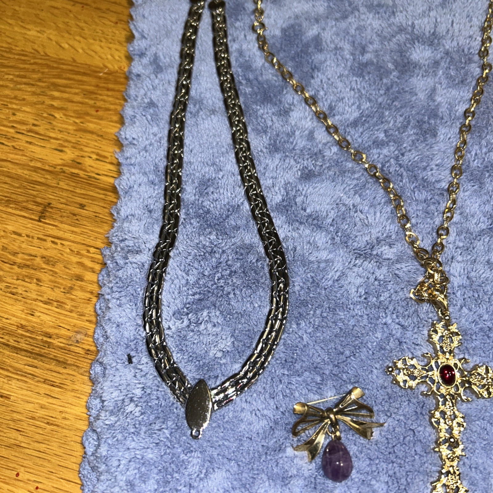 Lot 15 Pieces Modern to Vintage Fashion Jewelry in New Condition