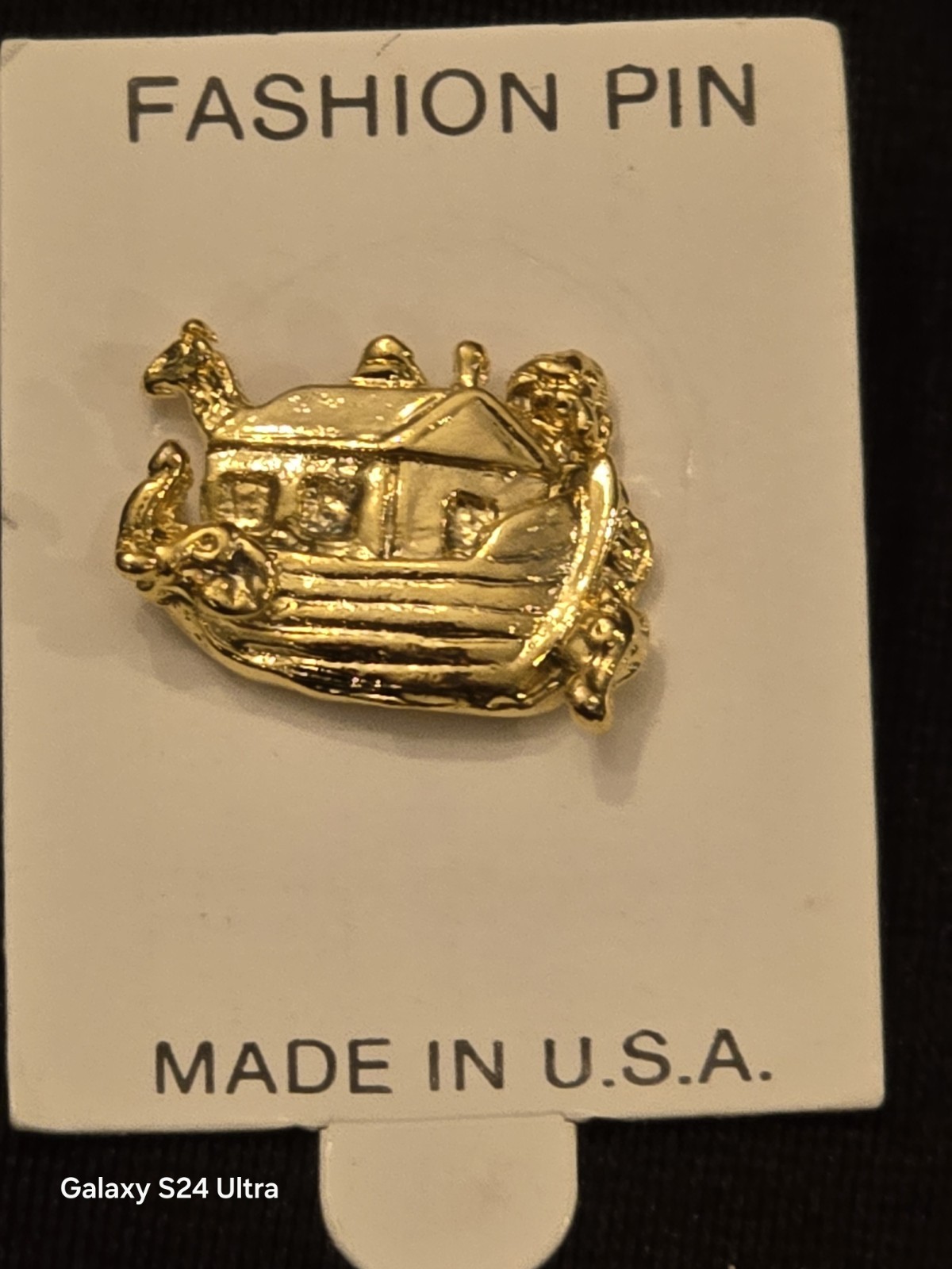 Lot of 4 Noah’s Ark Pin Goldtone. Made In USA New Old Stock