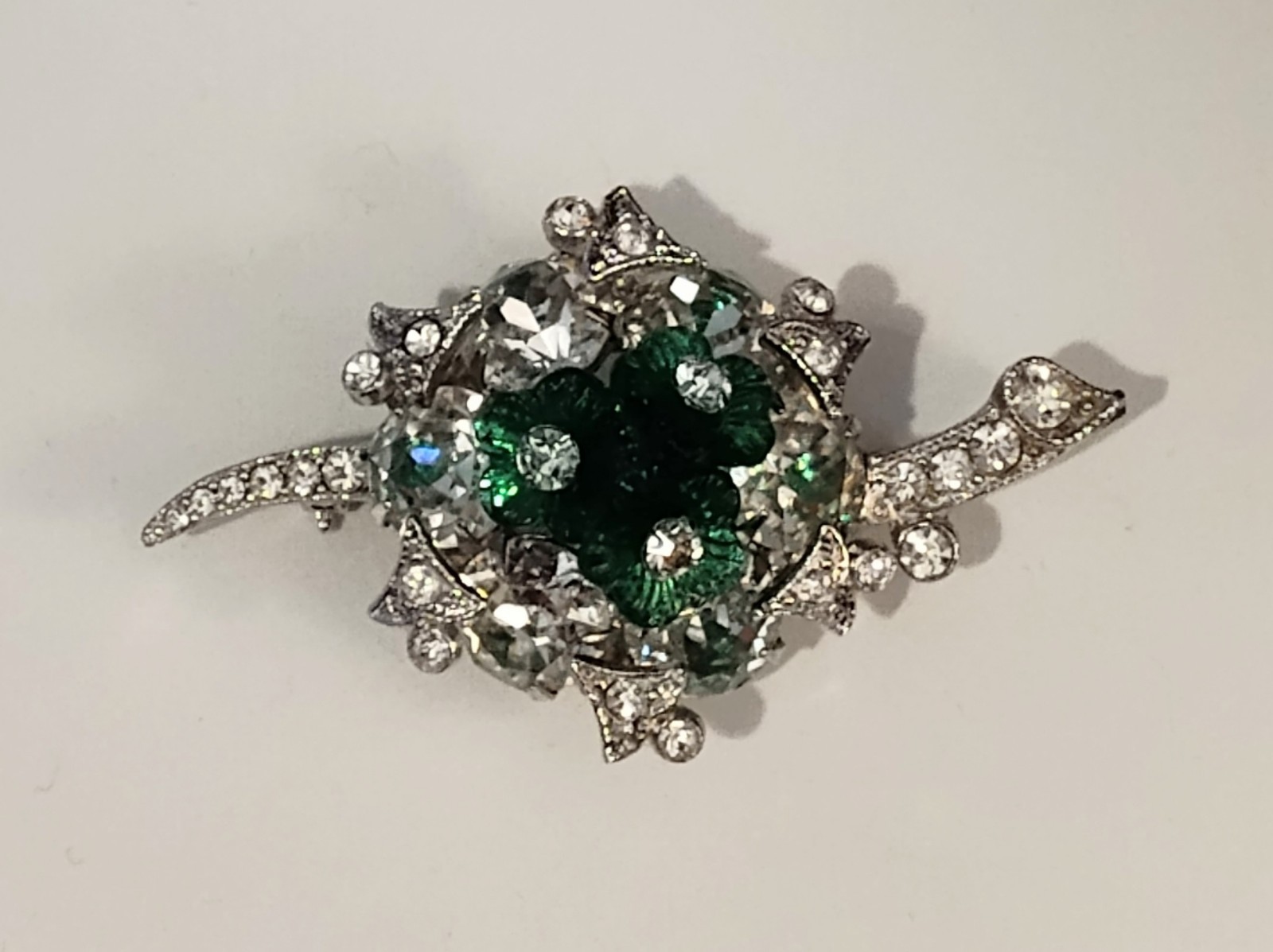 Vintage Stunning Eisenberg Ice Clear & Emerald Green Crystal Bouquet Brooch 6808