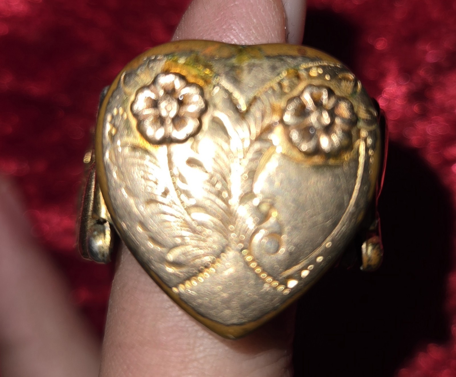 Vintage 1940’s Co-Star sweetheart Heart expanding bracelet excellent condition.