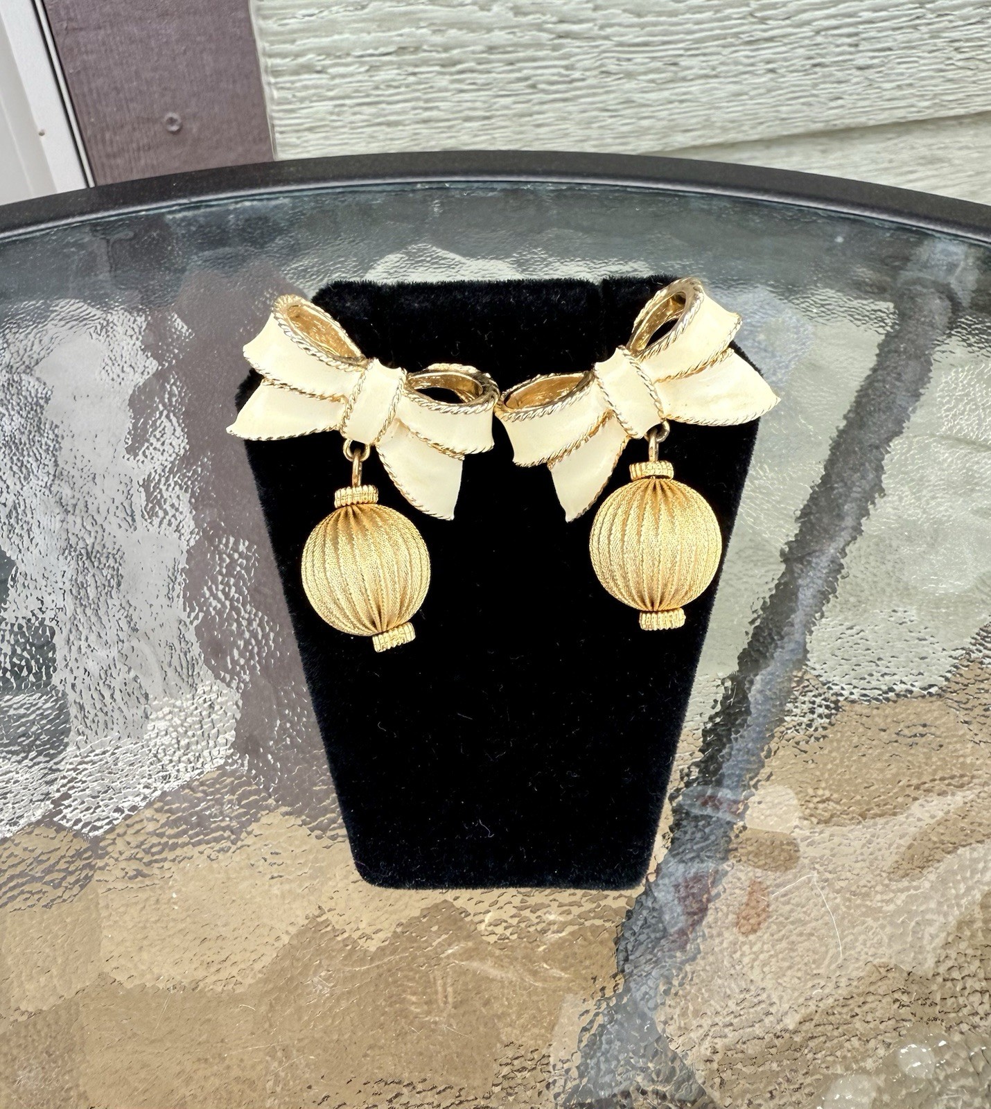 Vintage 1980’s Gay Boyer Gold Tone Cream Enamel Bow Dangle Pierced Earrings