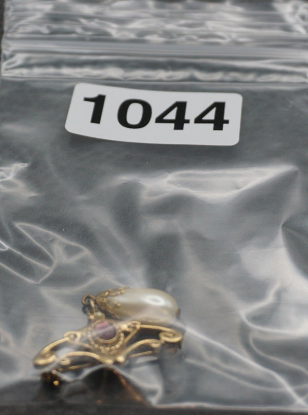 1928 Brand Vintage Pin Brooch Faux Pearl Dangle Purple Gripoix Style Cabochon
