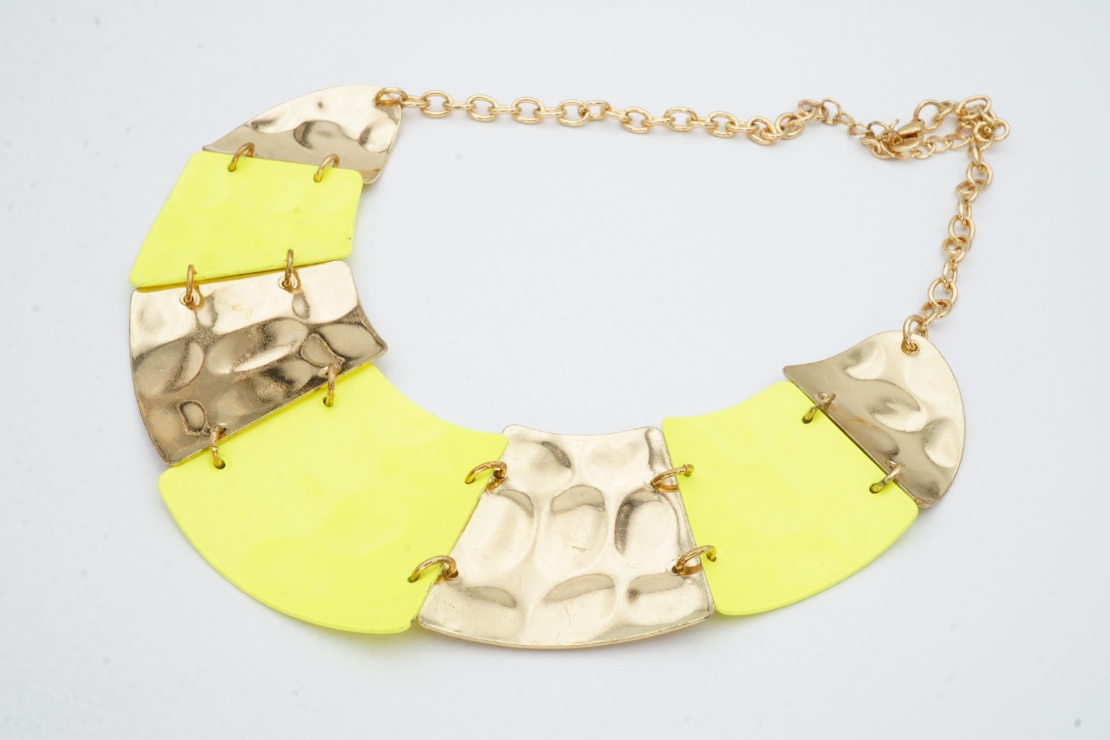 Vintage Necklace Gold Tone Yellow Enamel 18″