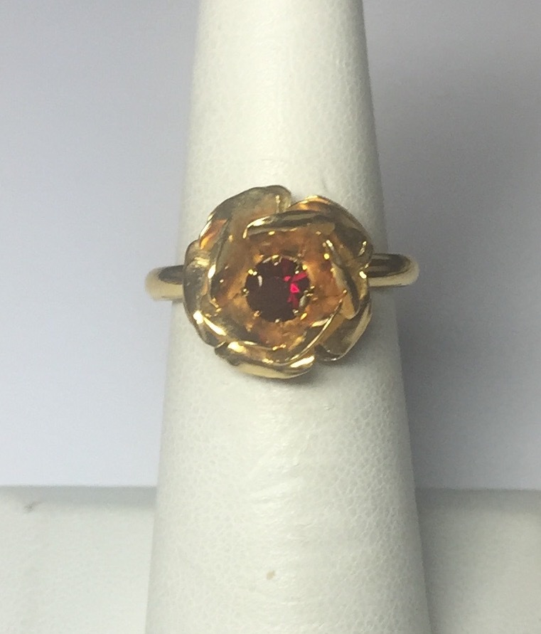 Vintage Ram-Zor NOS 1960’s Simulated Stone Ladies Rose Motif Costume Ring