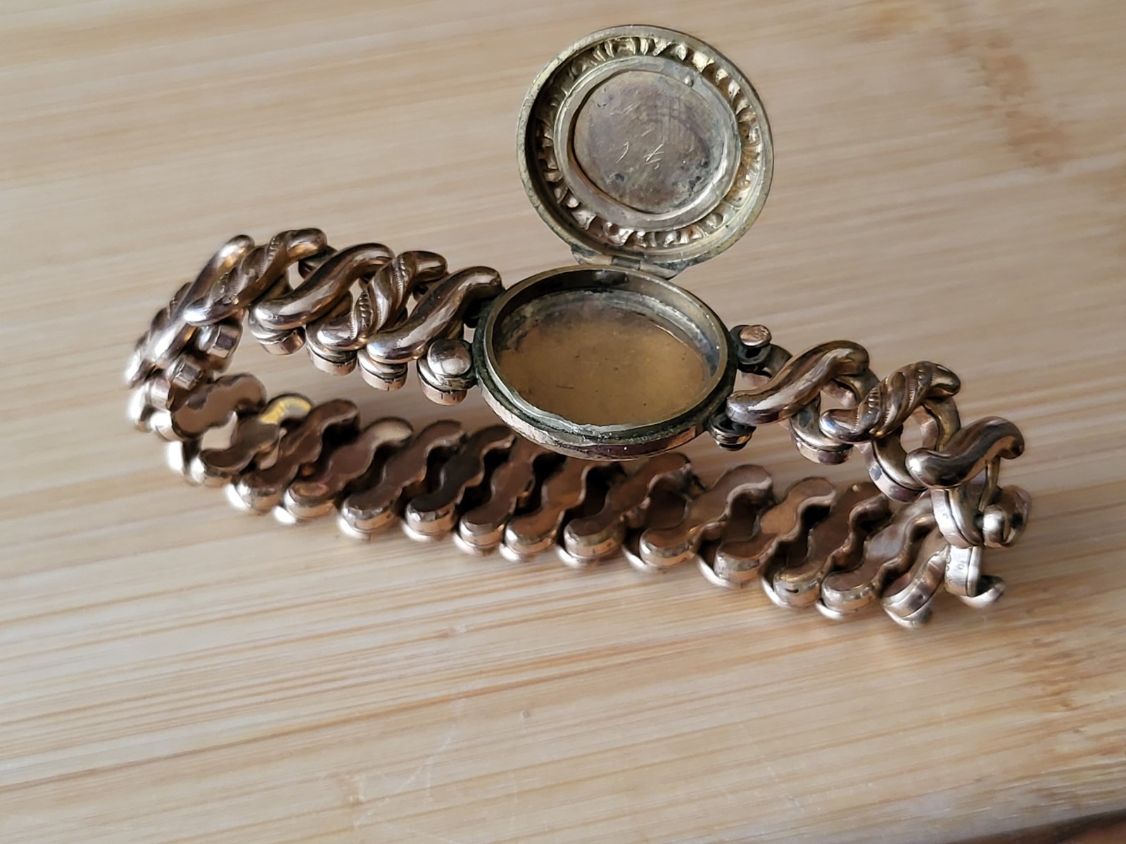 Antique DFB Co Sweetheart Round Locket Expansion Bracelet Pre-Carmen Gold Filled
