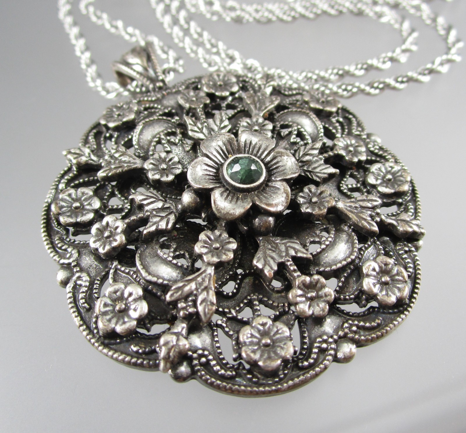 AMAZING Tiered Silver Tone Floral Flowers Pendant 30″ Chain Fashion Necklace 636