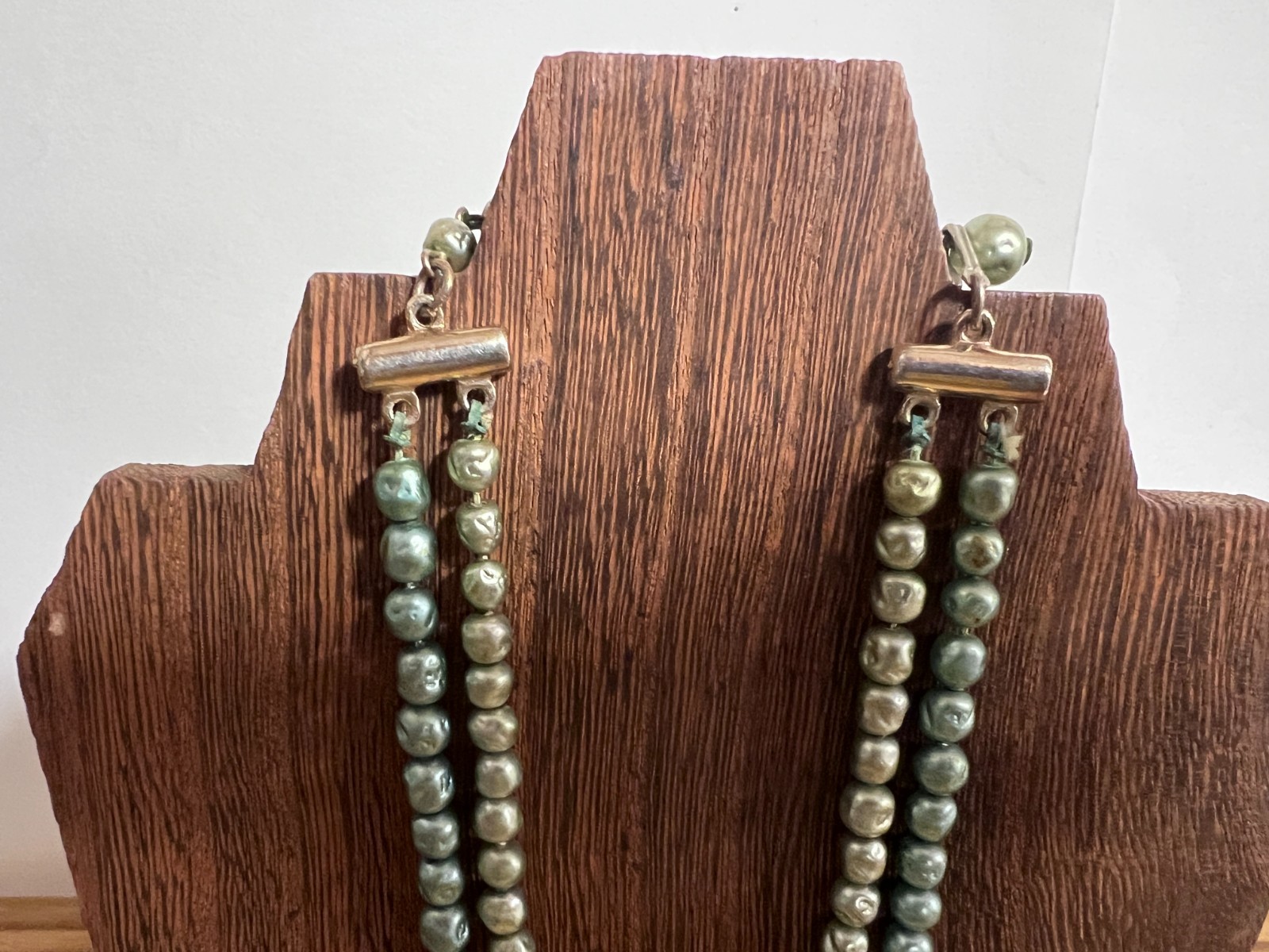 Vtg Necklace Faux Pearl Rhinestone – choker style -appro. 16 inches