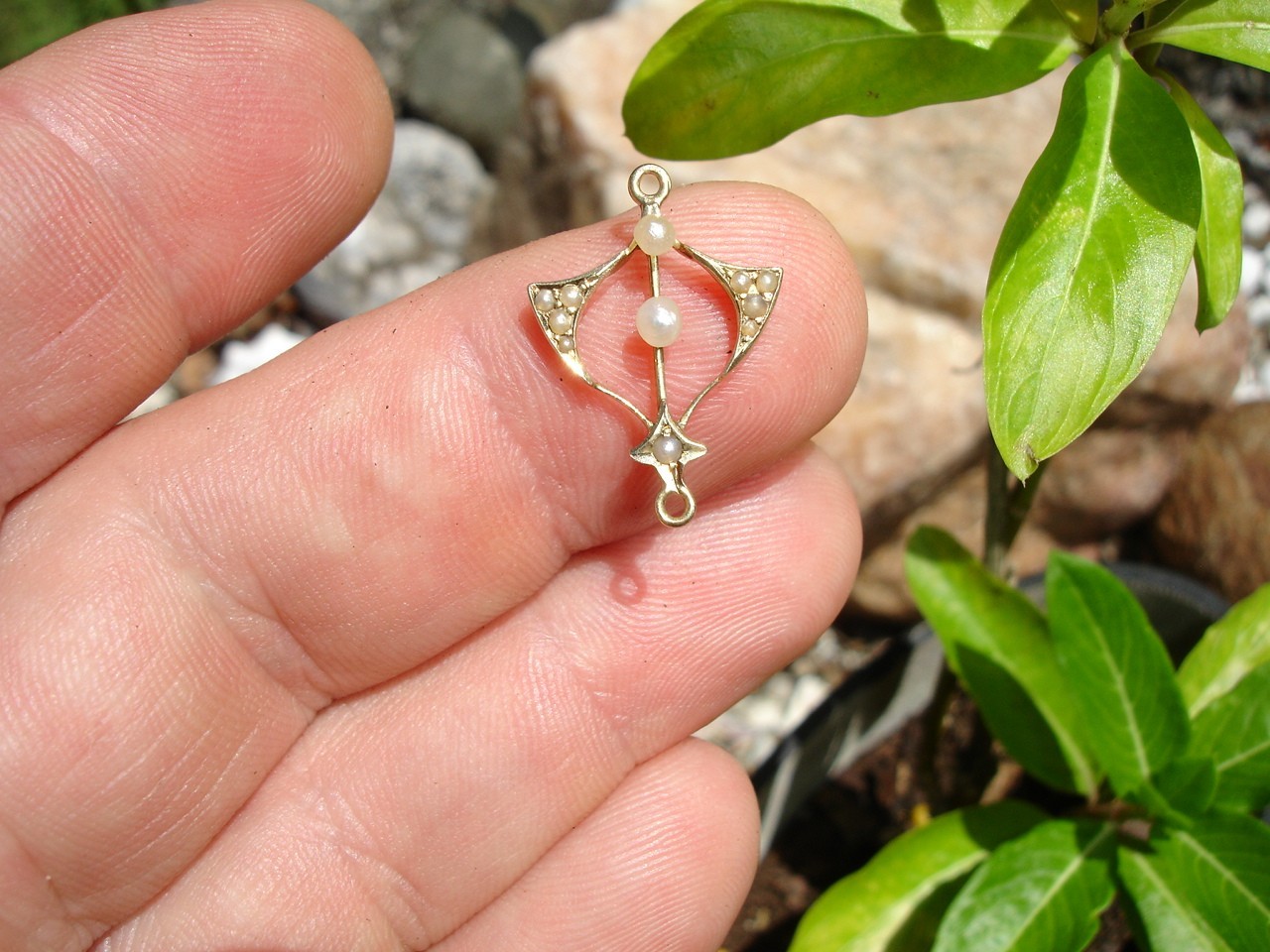 antique 14K gold seed pearl birthstone Lavalier Pendant charm wind dangle drop
