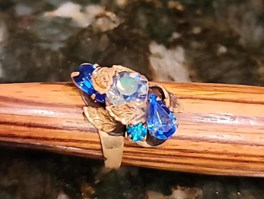 Jewelry Ring Czechoslavacia Glass Gold Wash Brass Hand Crafted Antique 3/4″