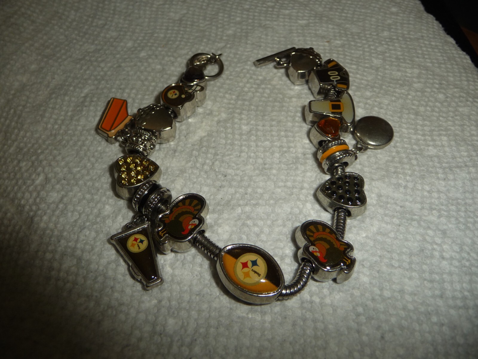 NOVEMBER THANKSGIVIN SILVER TONE CHARM BRACELET W 14 MIXED SLIDE ON CHARMS #2826