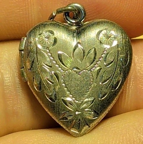 Vintage Vistar Etched Silvertone Puff Heart Locket Pendant Charm Signed