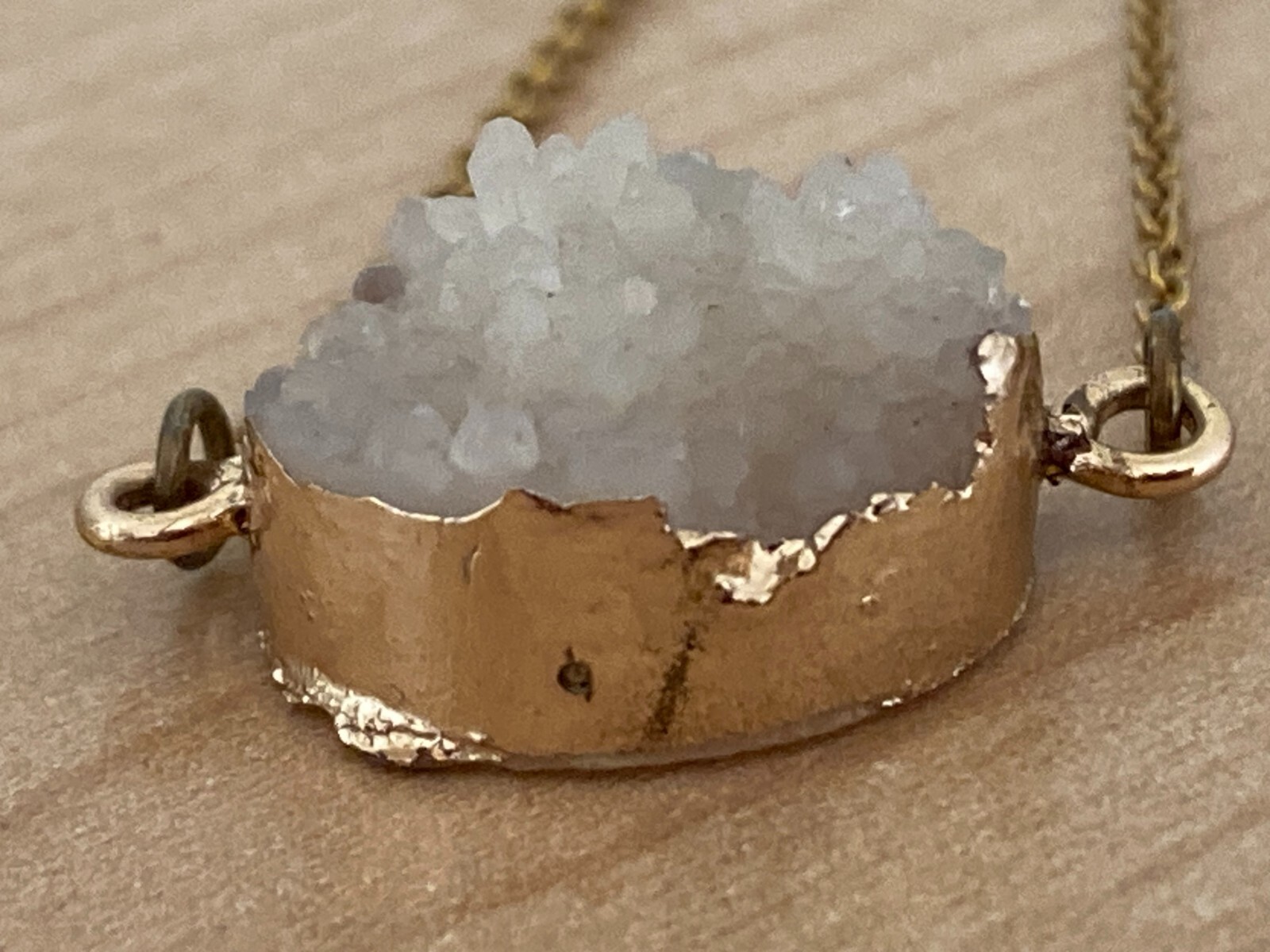 Vintage White/Brown Druzy Pendant Gold Tone Necklace – 17″