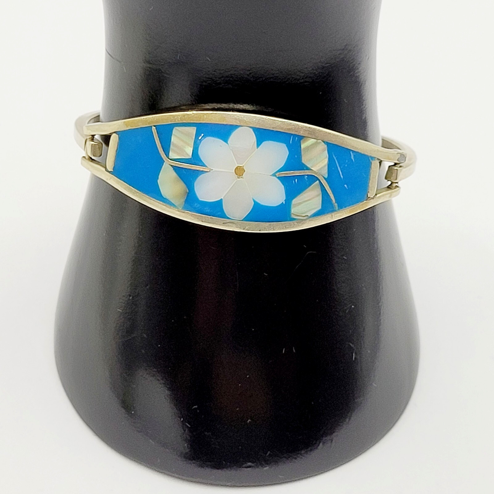 Inlaid MOP Abalone Shell Alpaca Mexico Silver Tone Vintage 1980s Hinged Bracelet