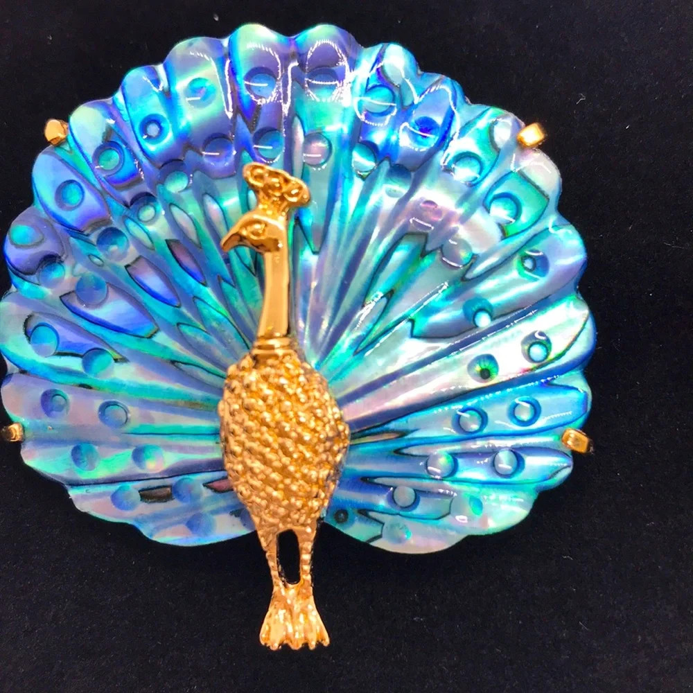 Paua “Ariki” Vibrant Turquoise Blue Abalone 22KGP Peacock Brooch New Zealand 2×2