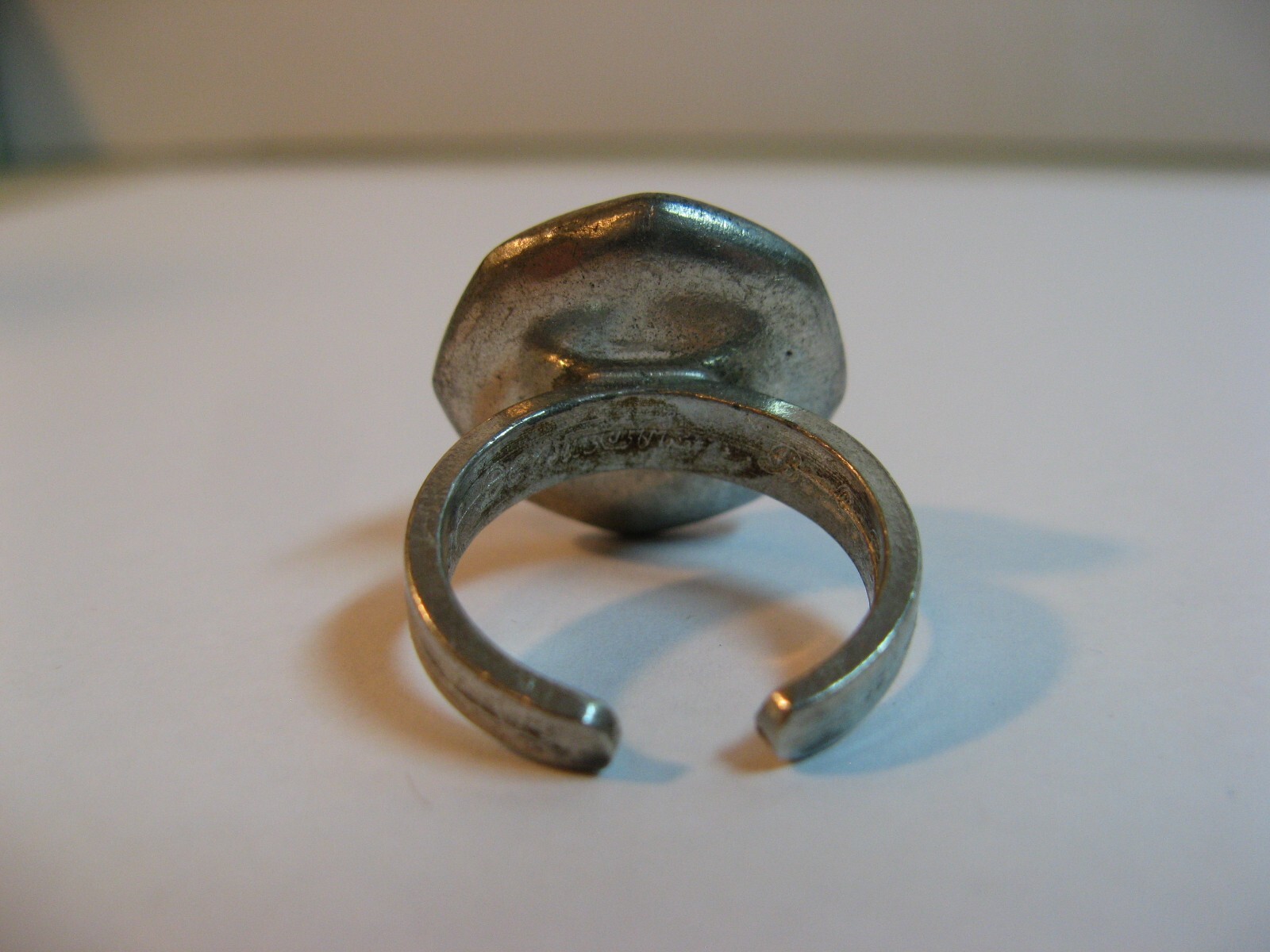 VINTAGE BENT LARSEN TIN PEWTER & GEMSTONE RING/ADJUSTABLE AND COLLECTIBLE.