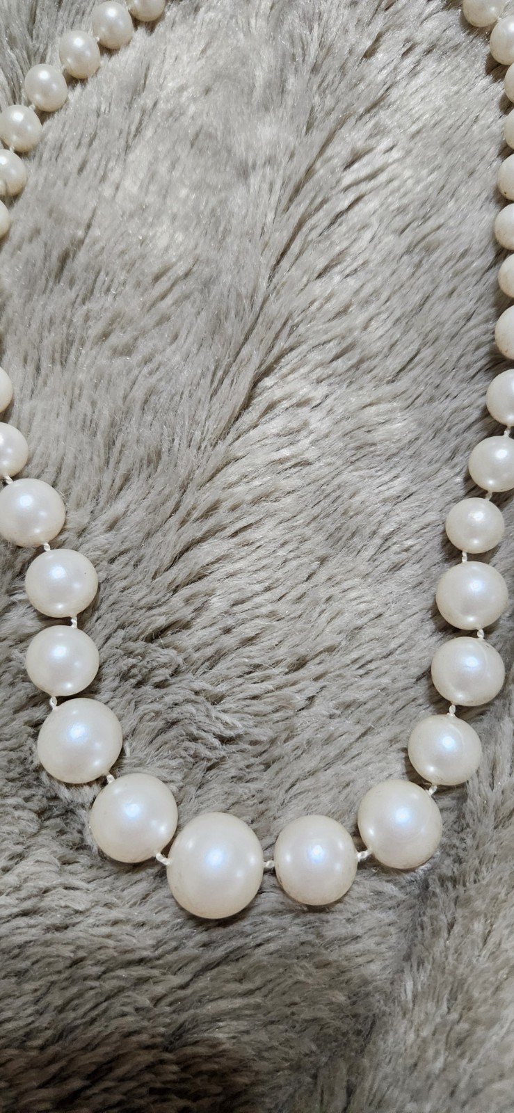 Vtg Graduated Faux Pearl Necklace 16.5 in Classic Grandmacore Cottagecore 80s