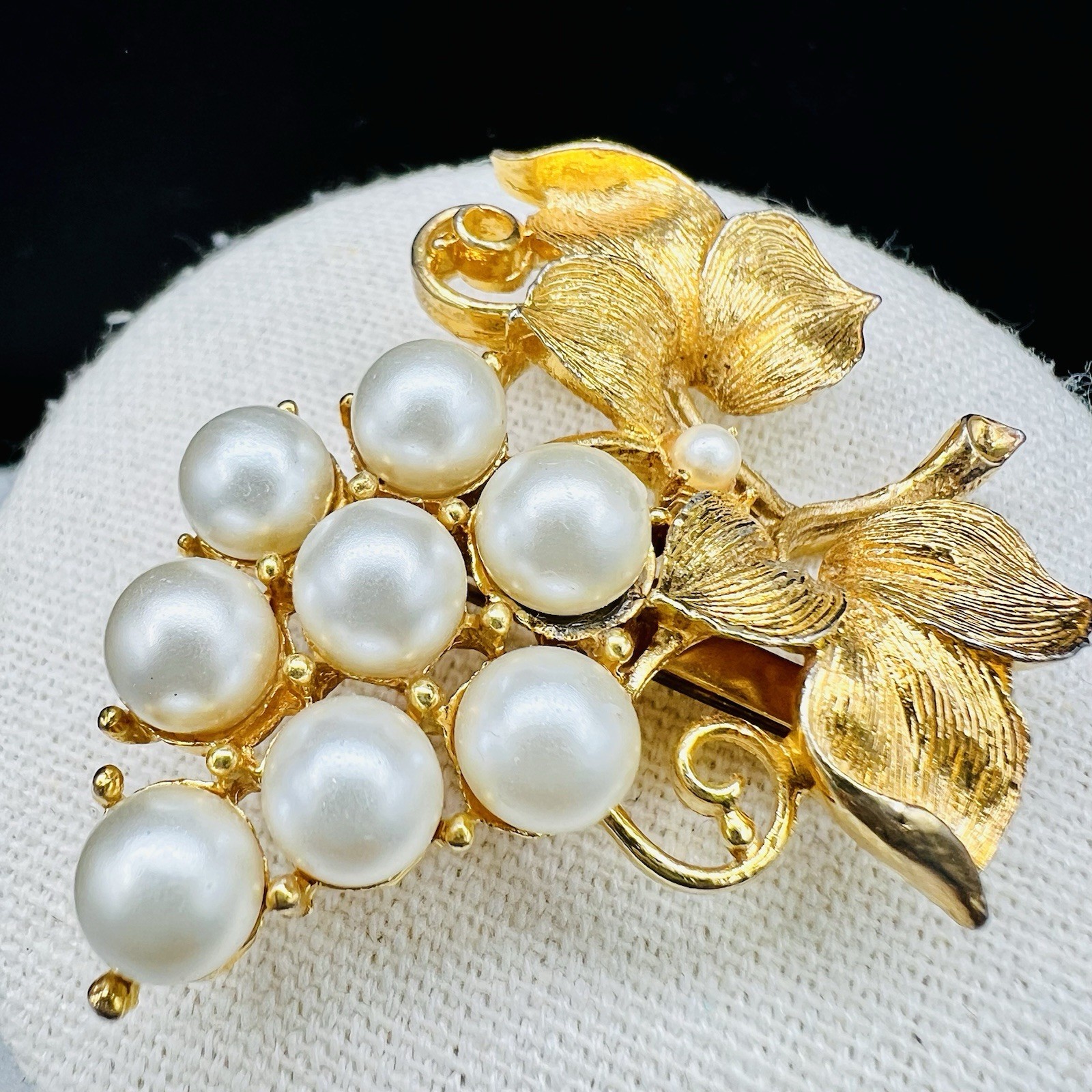 Vintage Faux Pearl Grape Cluster Brooch Gold Tone Textured Leaf Floral Estate