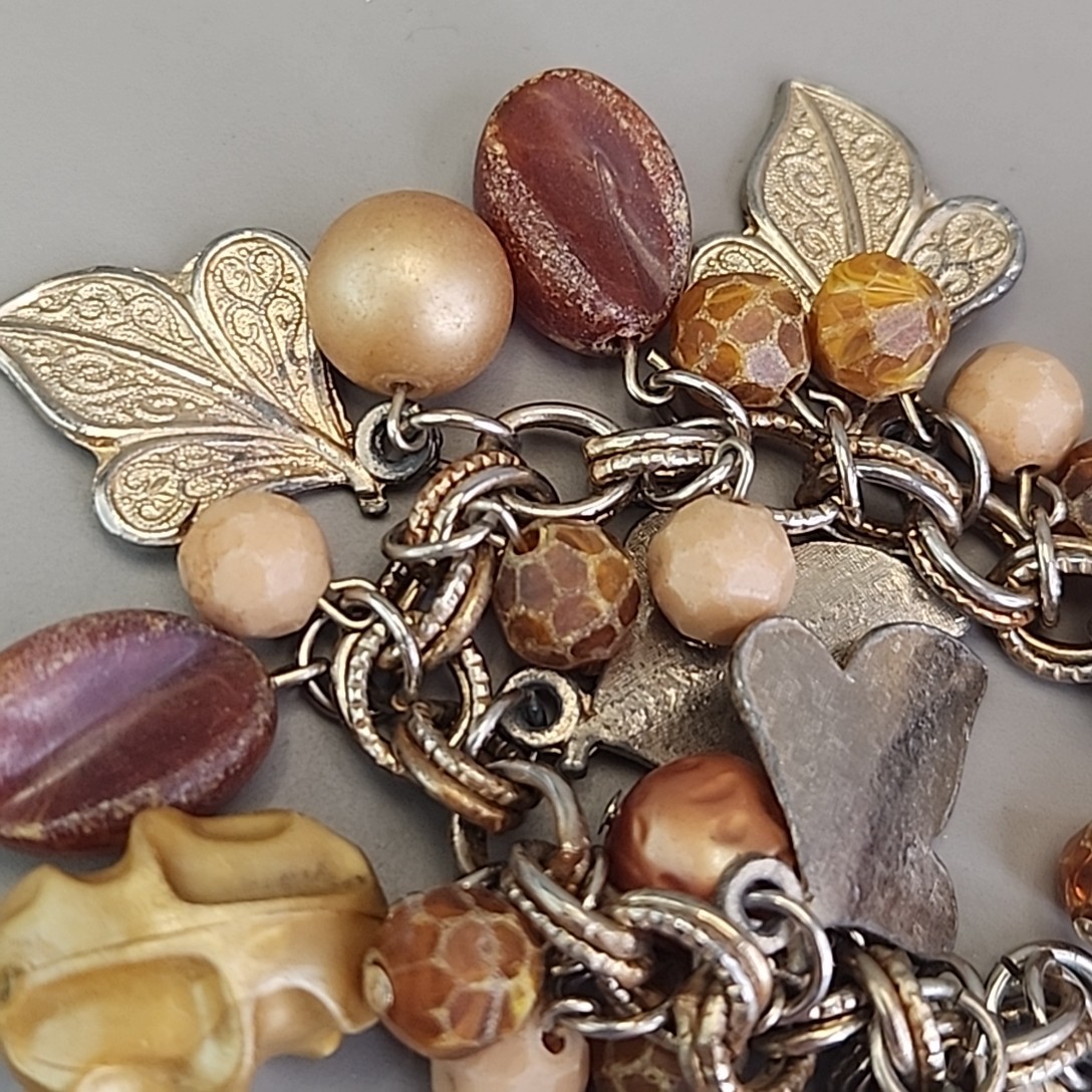 Vintage Charm Bracelet Fall Autumn Brown Bead Gold Tone Leaf Dangles 6.25″