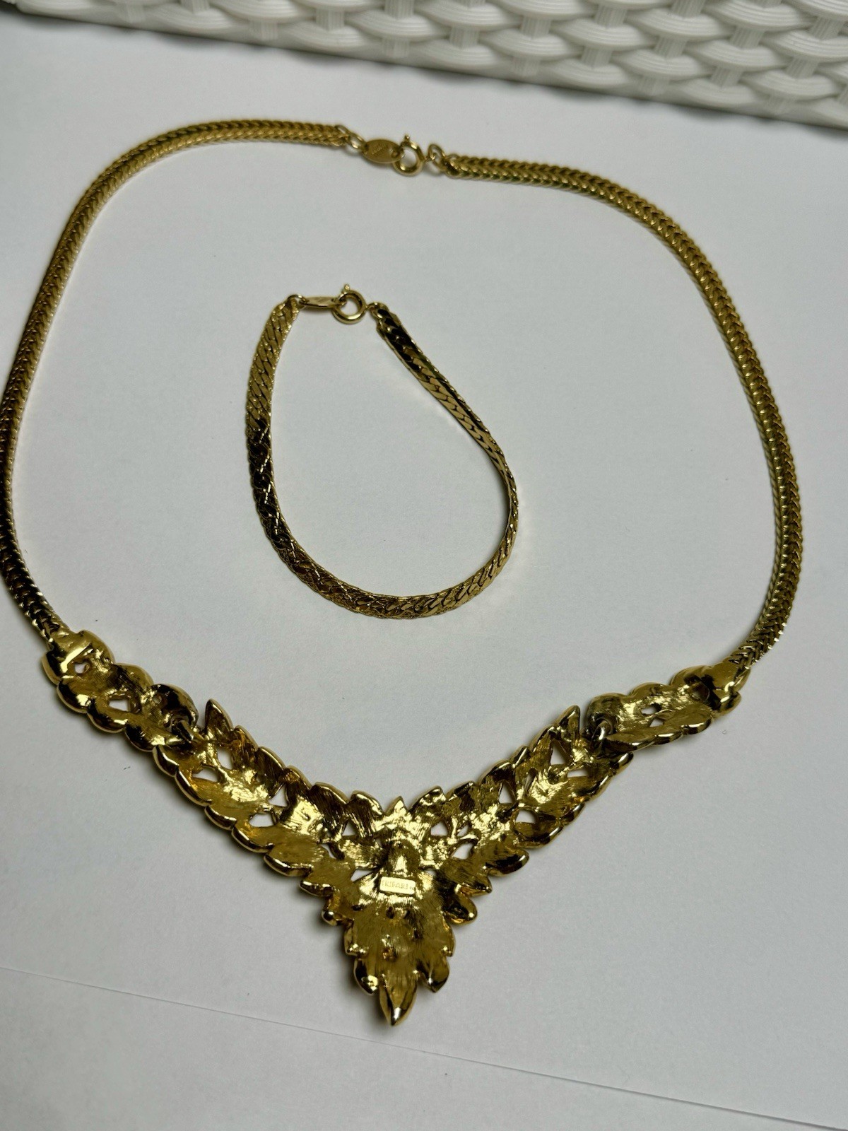 TRIFARI TM GOLD-TONE FINISH AMETHYST ENAMEL FLORAL CASCADING NECKLACE PENDANT