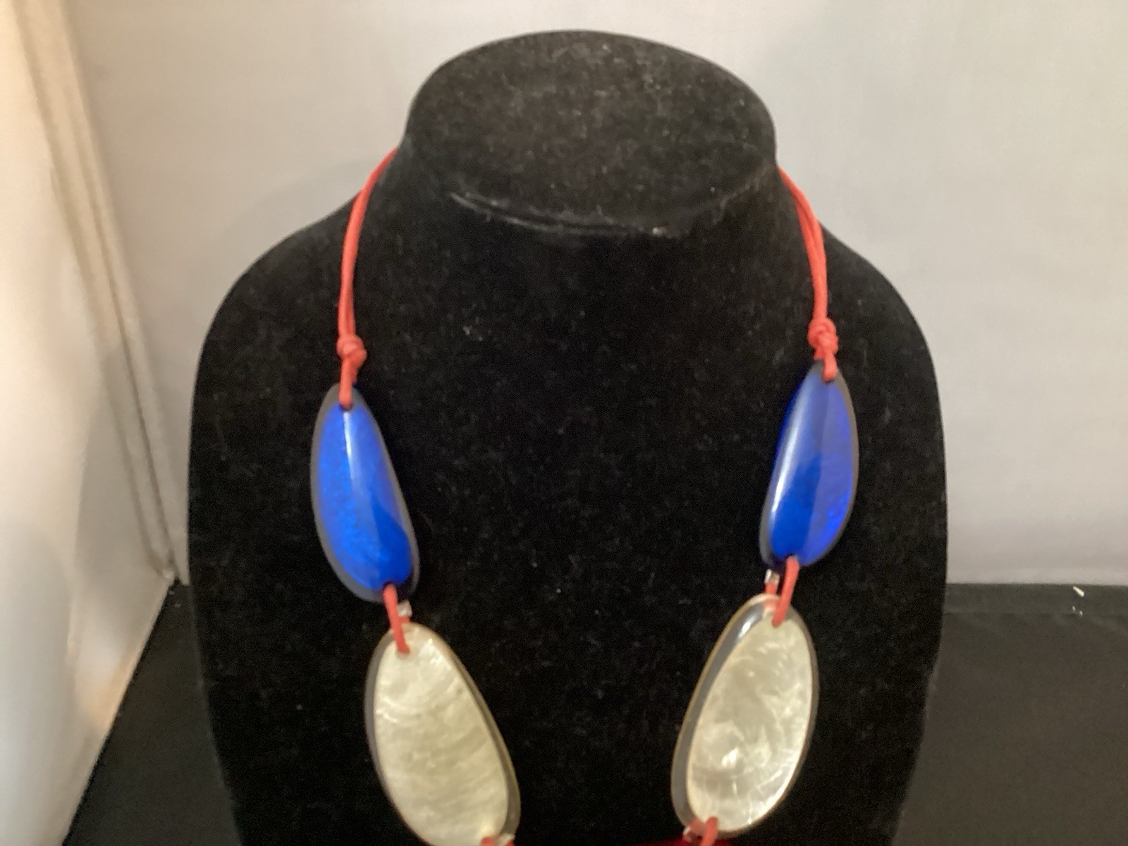Vintage Red White Blue Adjustable Lucite Bib Necklace Bracelet Earrings MCM MOD
