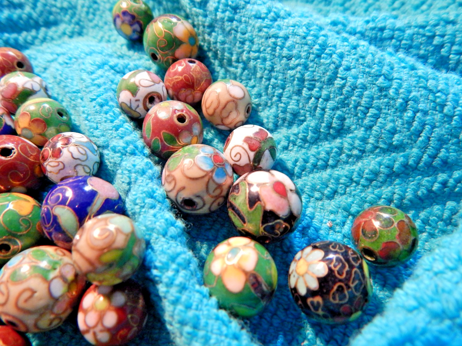 50 Antique Cloisonné Beads From Broken Necklace – 25 @ 9mm & 25 @ 12mm