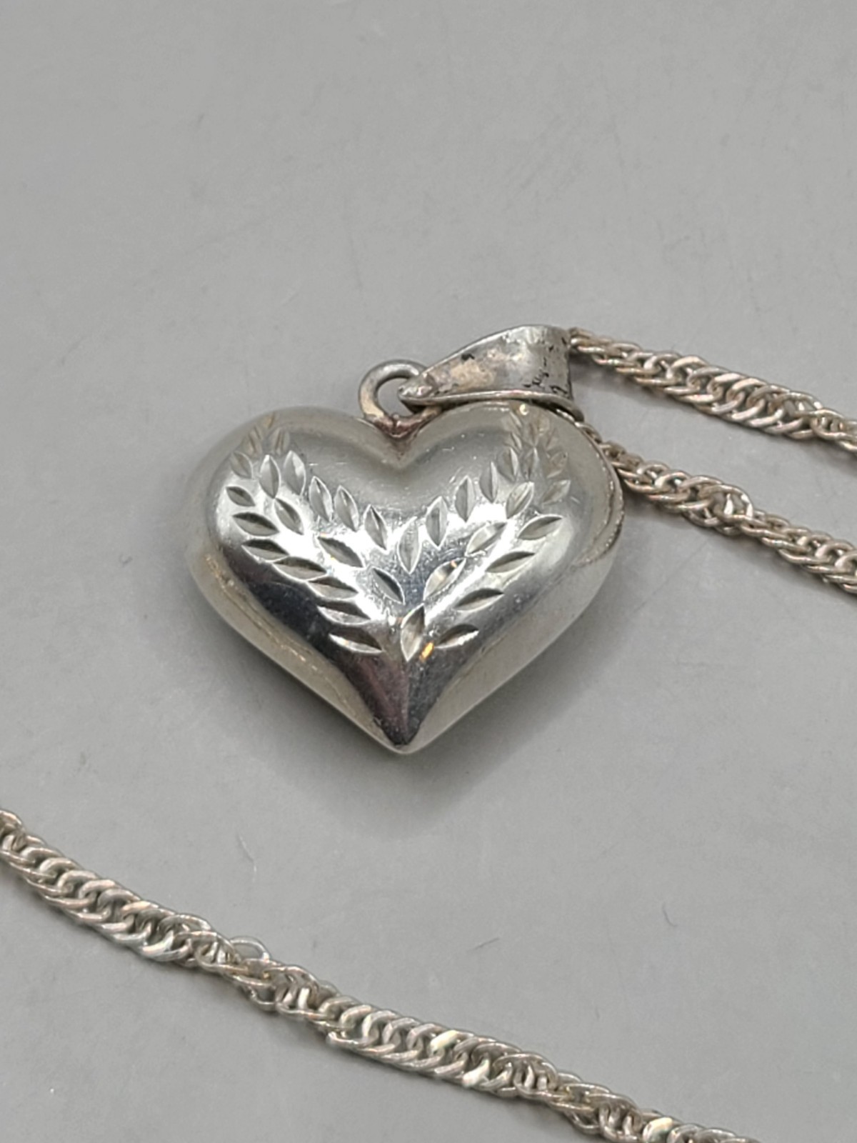 Vtg 925 Sterling Silver Diamond Cut Puff Heart Pendant Twist Chain 18” Necklace