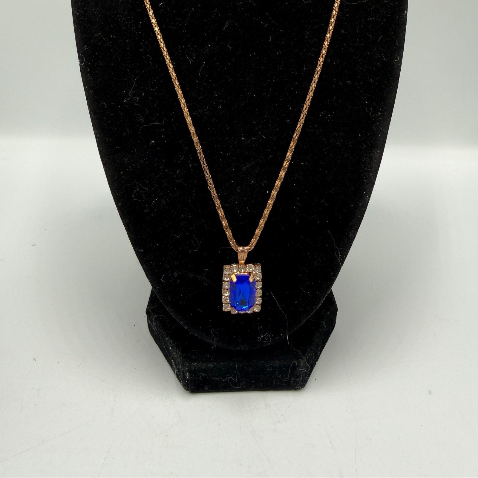 Vintage Blue Faux Sapphire Rhinestone Halo Pendant Gold Tone Popcorn Chain 22″
