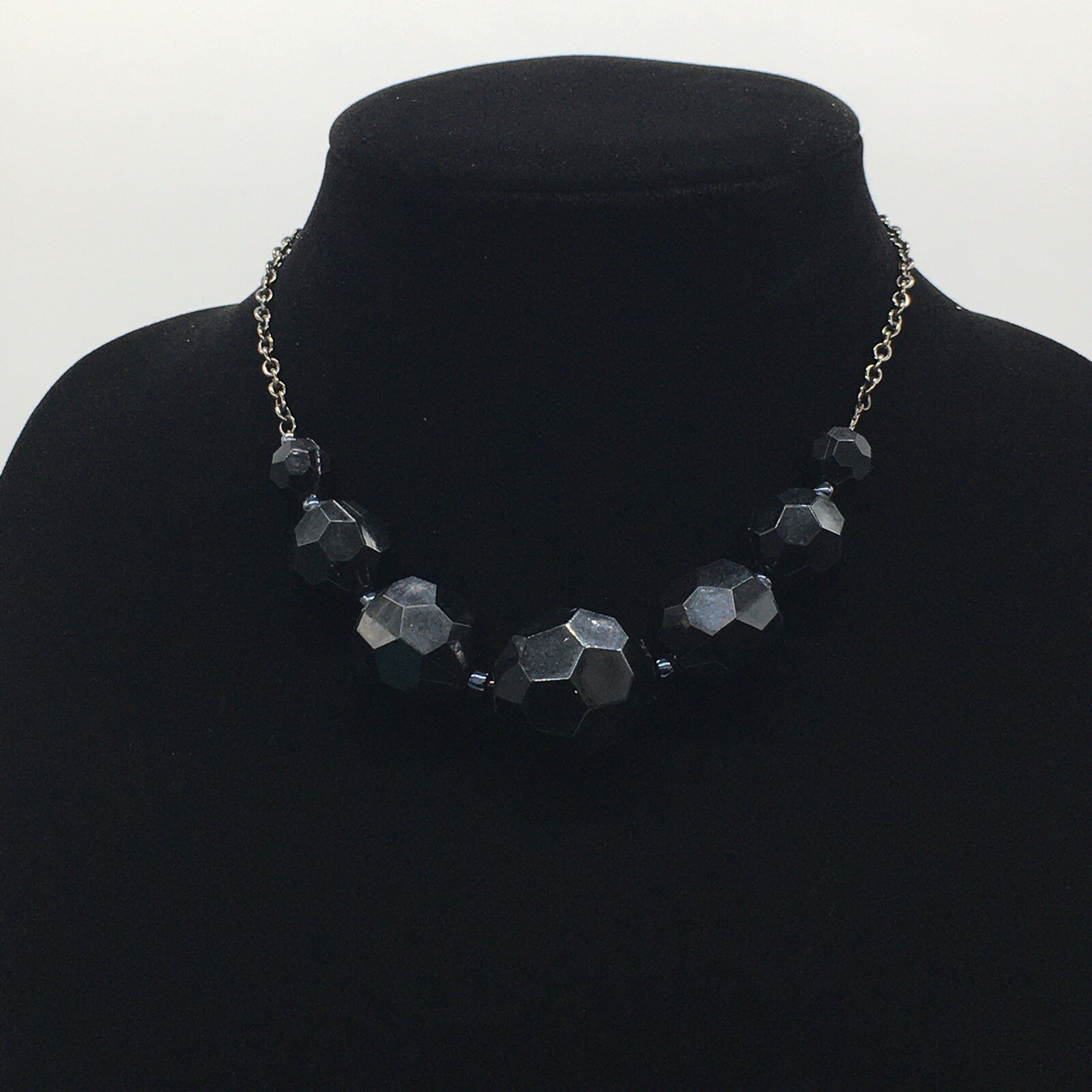 Silver Tone Graduated Faceted Acrylic Black Beaded Necklace 16”