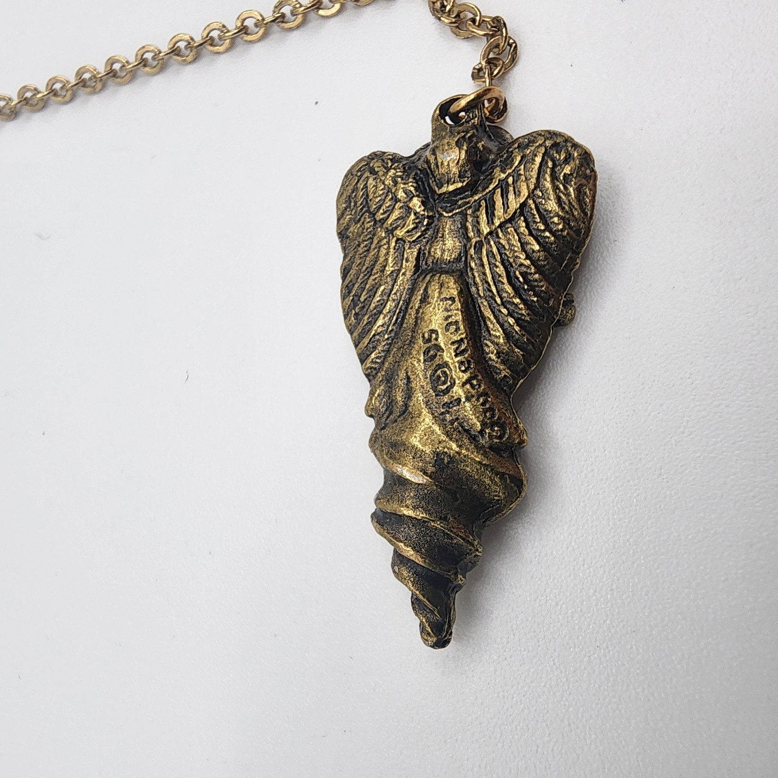 Vintage Rustic Angel Keychain Gold Tone Chain Angelic Wings Charm Christian