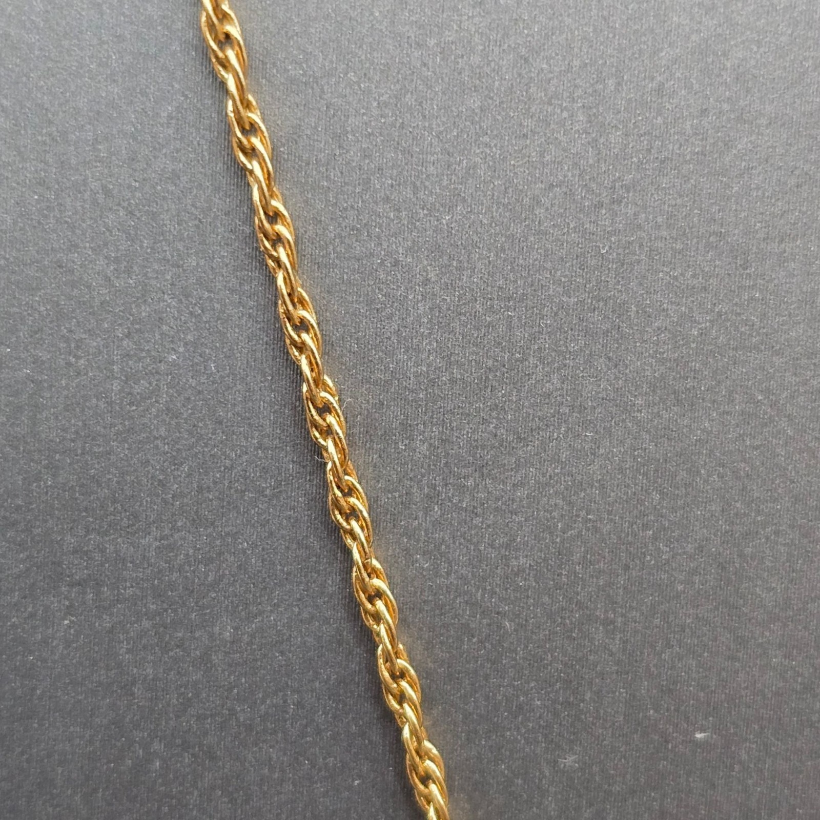 Vintage Hallmark Cards Locket Pendant Necklace 18″ Gold Tone Rope Chain
