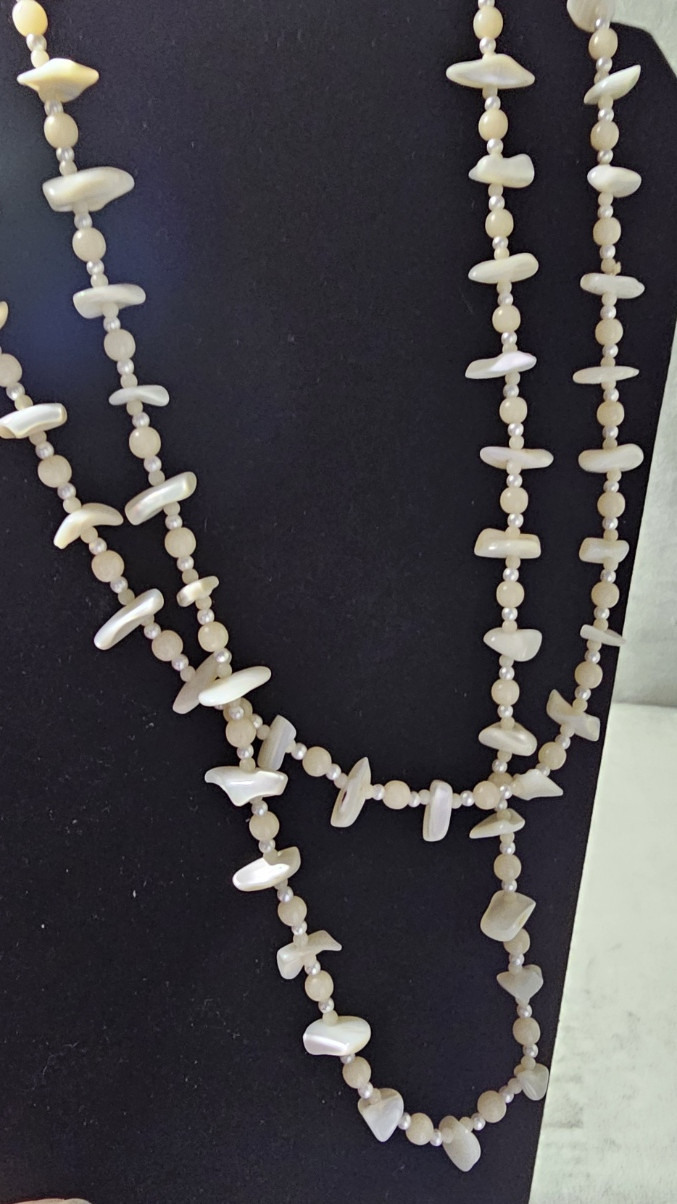 Mother Of Pearl Beads and Chip 40in Single Strand Necklace Vintage Beautiful