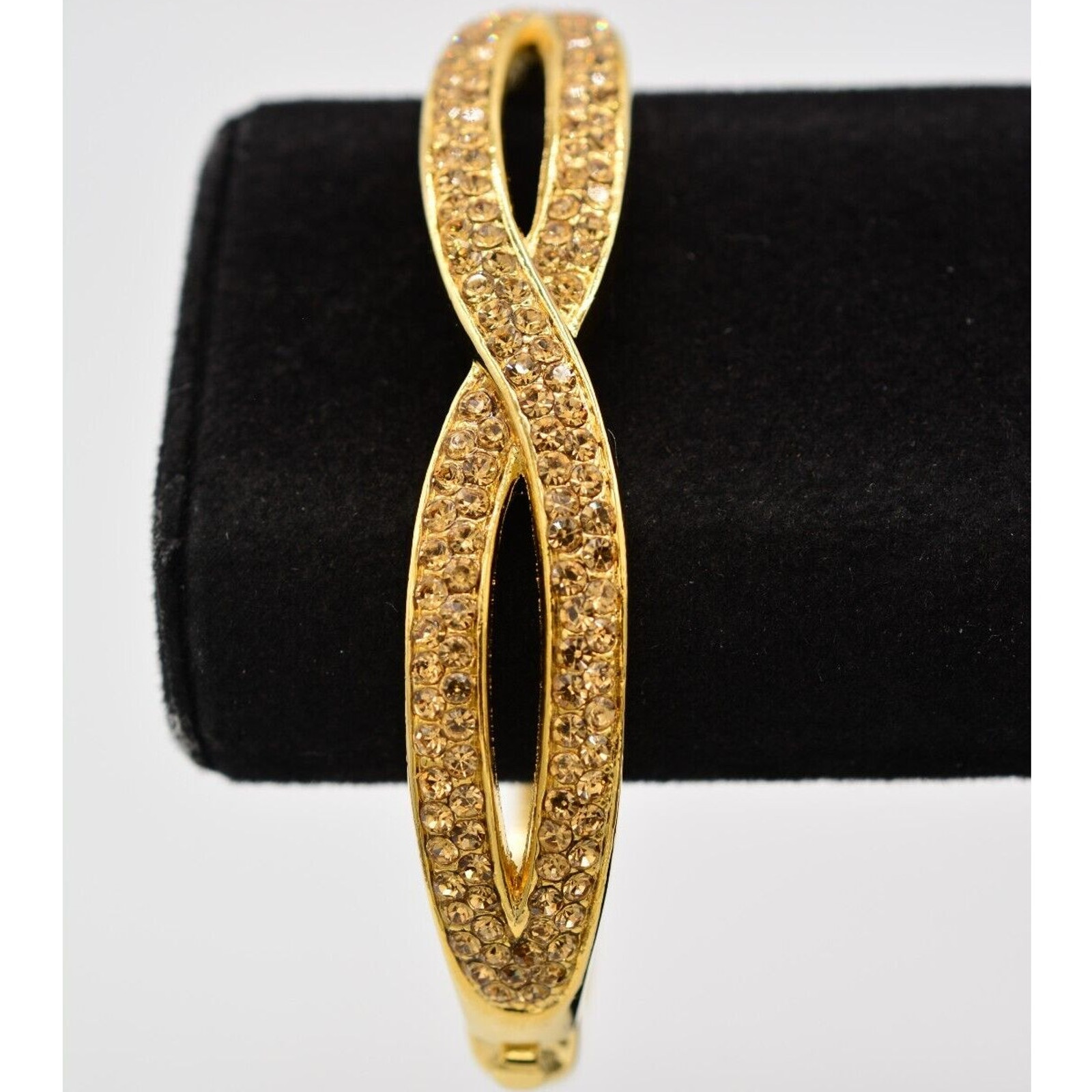 Vintage Statement Crystal Bangle Bracelet Peach Rhinestone Gold Tone Hinged Bin8