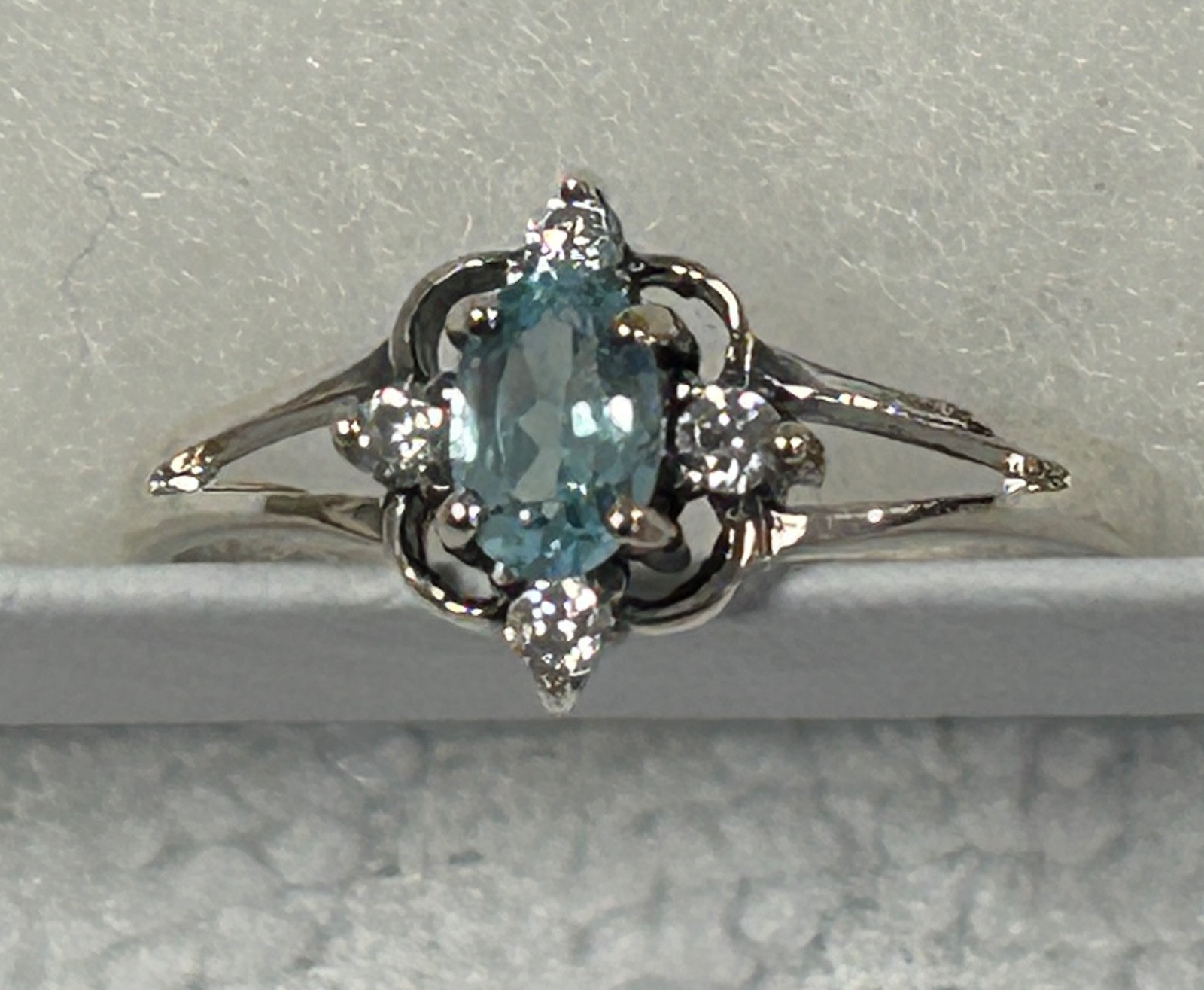 Vintage AVON Sterling Silver 925 Ring with Blue & White/Colorless Stones Size 8