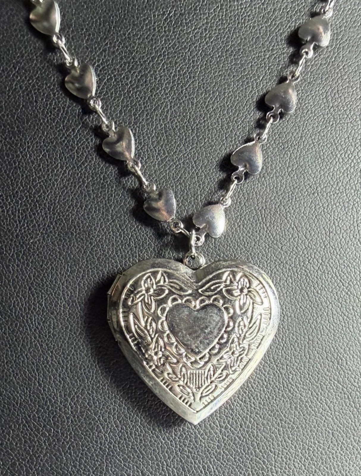 Vintage-Style Engraved Silver Heart Locket w/Tiny Hearts Link Chain 🩶